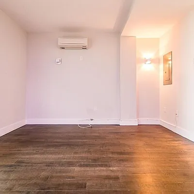 Rented by Nooklyn NYC LLC | media 92