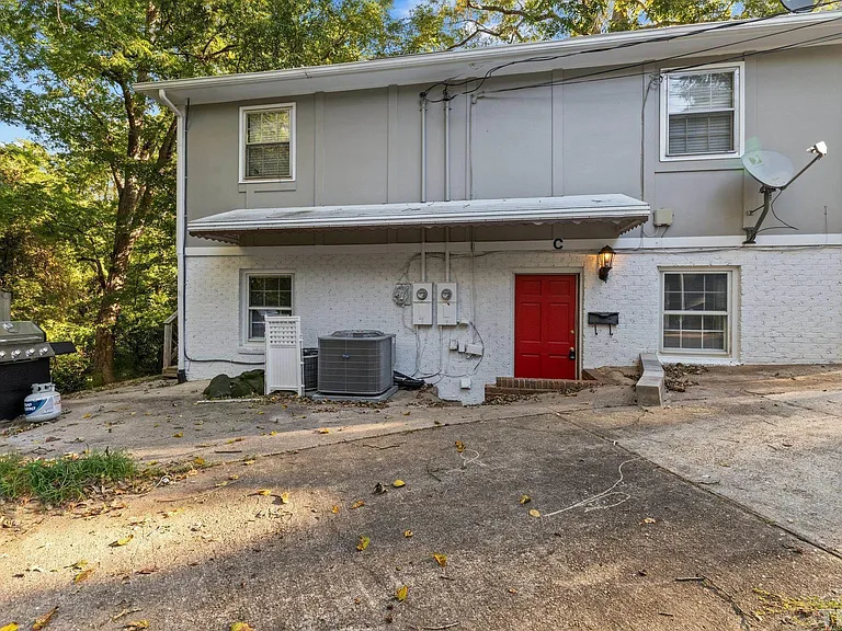 1823 White Oak Rd #B — Photo 14