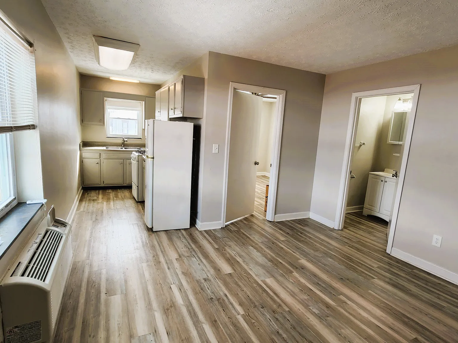 1 bed, 550 sqft, $960 — Photo 3