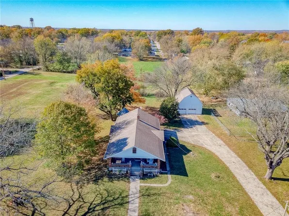 506 S Clay St, Holden, MO 64040