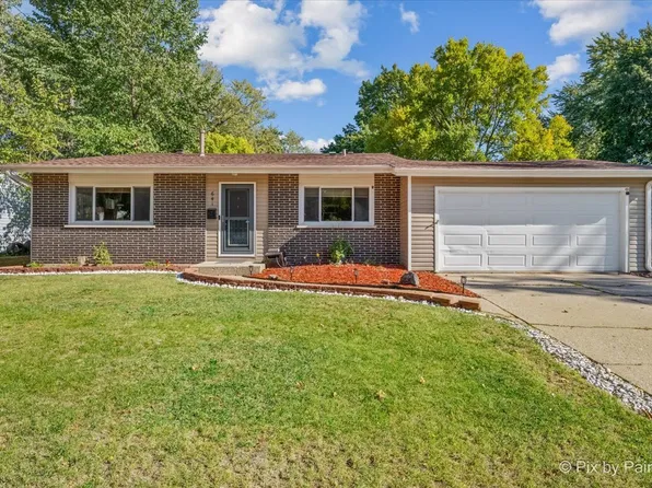 641 Nottingham Ln, Crystal Lake, IL 60014