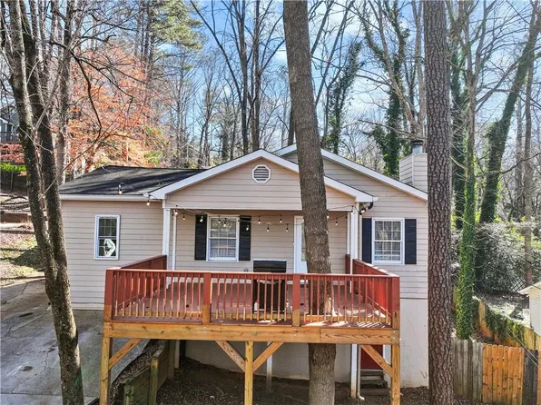 4416 Cary Dr, Snellville, GA 30039