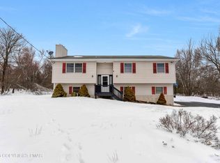 2083 Sun Valley Dr, Blakeslee, PA 18610