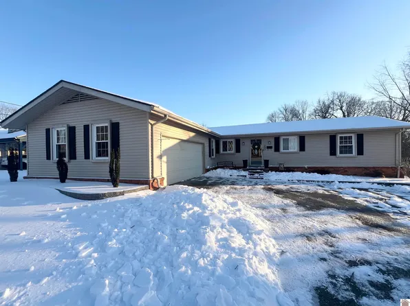 302 Heritage Dr, Mayfield, KY 42066
