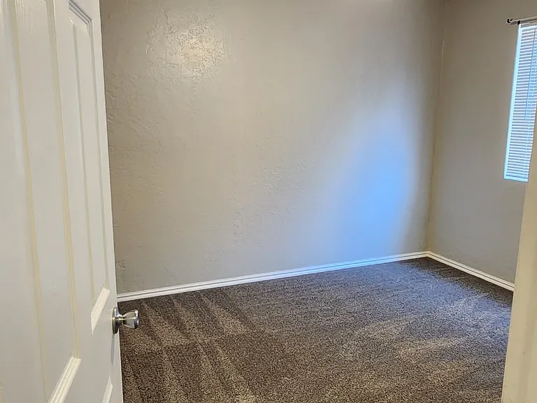 585 S 1200 W — Photo 19