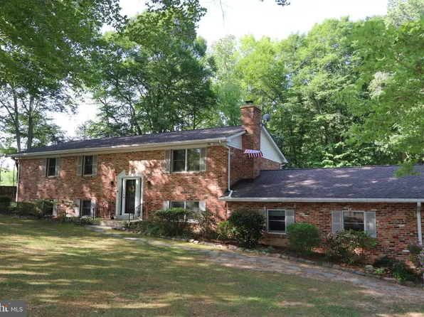 3901 Stoneybrook Rd, White Plains, MD 20695