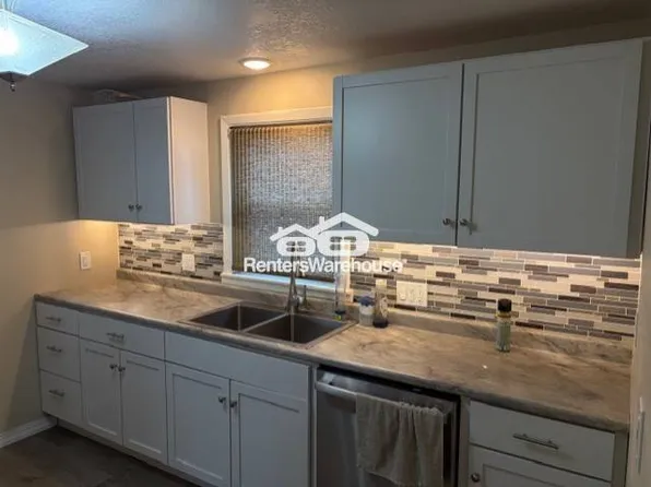 415 Decatur Ave N, Golden Valley, MN 55427