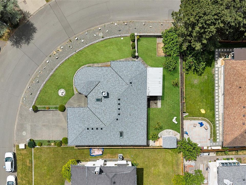 1st image of 1004 Adeline Pl
