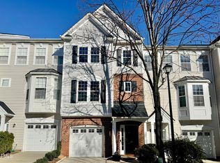 106 Madison Square Ln, Cary, NC 27513