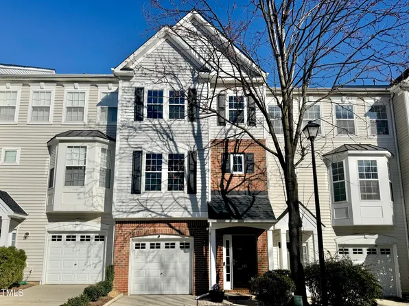 106 Madison Square Ln, Cary, NC 27513
