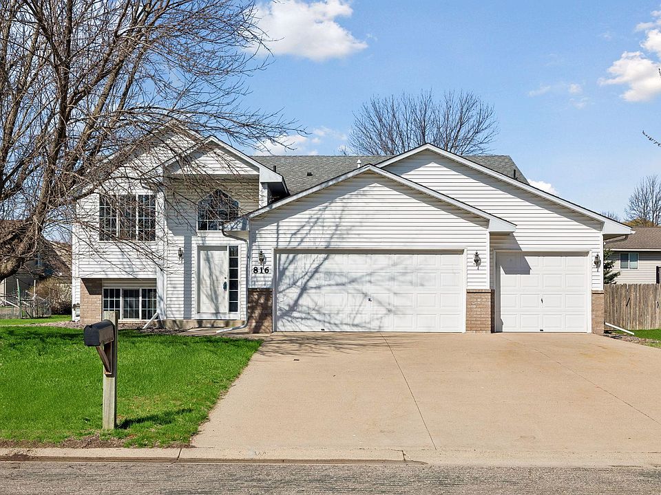 1st image of 816 Shea Cir