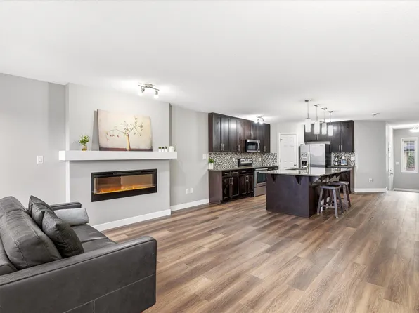 1668 Chapman Way SW, Edmonton, AB T6W 0Y5