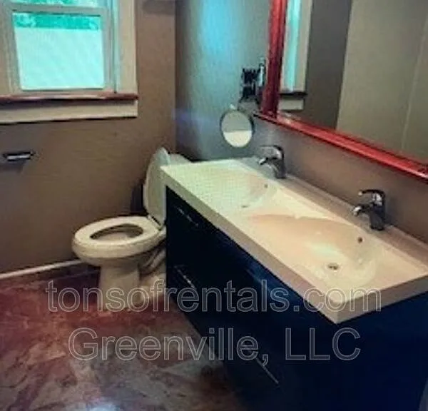 414 Randall St #A — Photo 3