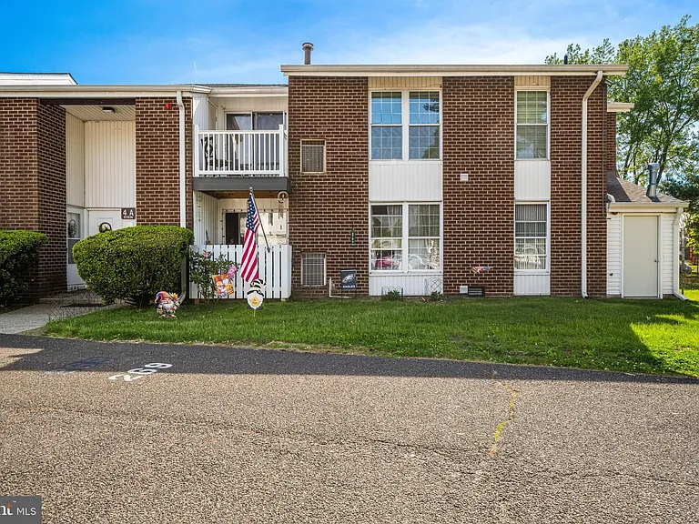 275 Green St #4A6 — Photo 2