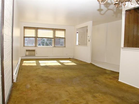 4th image of 188 Bay 47 St