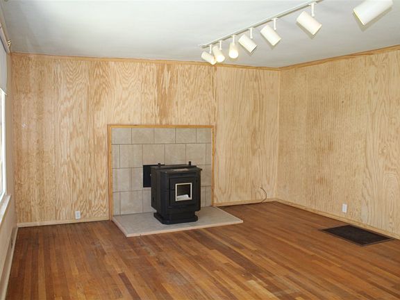 3rd image of 707 Grand Blvd