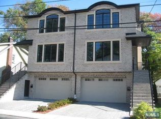 818 Jassamine Way, Fort Lee, NJ 07024