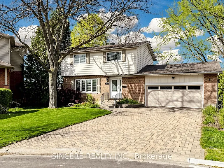 592 Canewood Cres — Photo 3