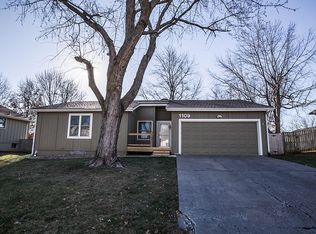 1109 W Valley Rd, Olathe, KS 66061