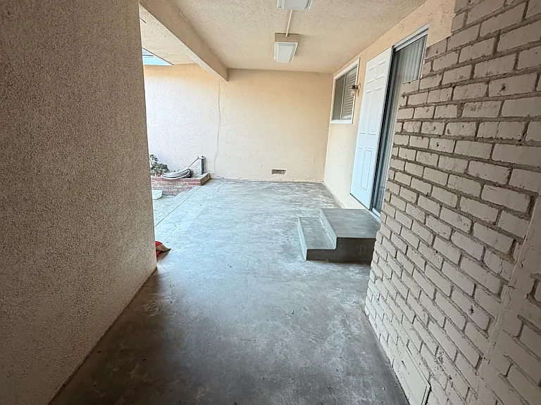 6620 N Sierra Vista Ave — Photo 15