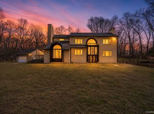 17 Highview Road, Pound Ridge, NY 10576