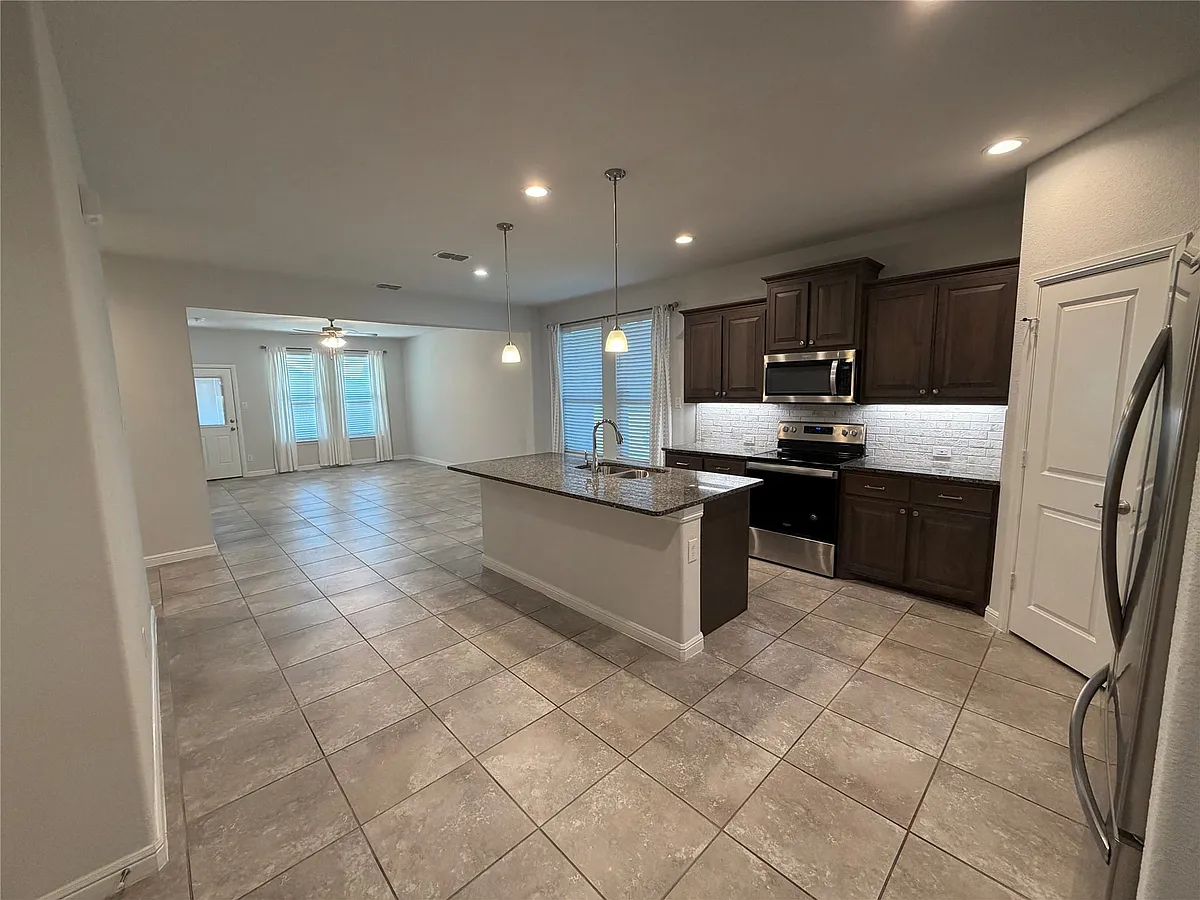 Building Photo - 157 Wagon Wheel Dr