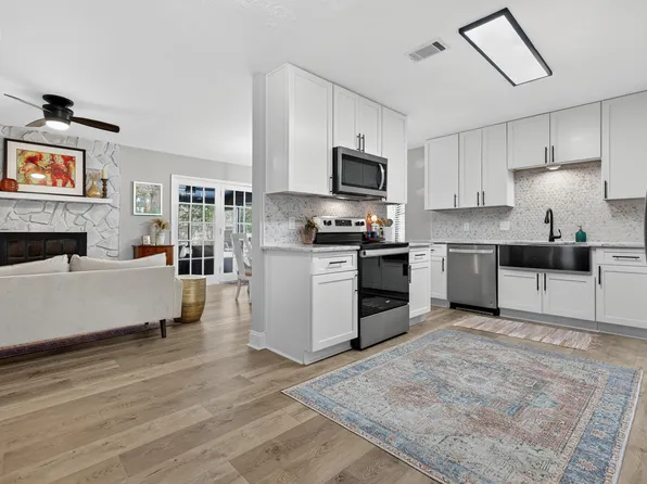 370 Edge Ave, Valparaiso, FL 32580