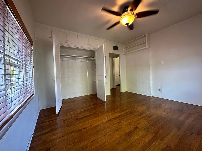 1115 S Maple Ave — Photo 34