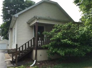 208 N 4th St, Dupo, IL 62239