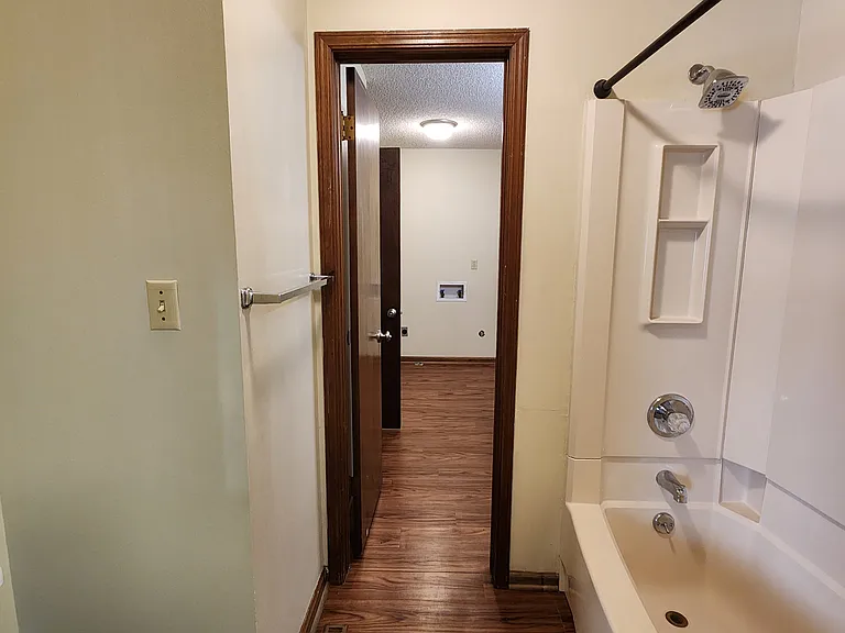 1023 E Redwood Rd — Photo 11