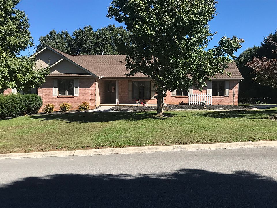 1st image of 205 Manchester Dr