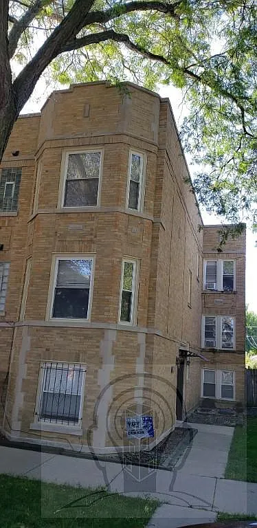 2 bed, 1.0 bath, $1,900 — Photo 1