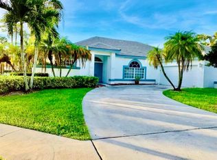 1103 Lake Breeze Dr, Wellington, FL 33414
