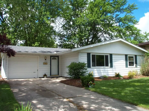 1725 Chochtimar Trl, Fort Wayne, IN 46808