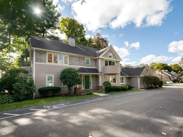 26 Jasper Ln, Randolph, MA 02368