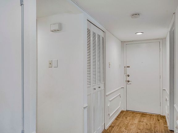 5th image of 168 Barilla Pl #102