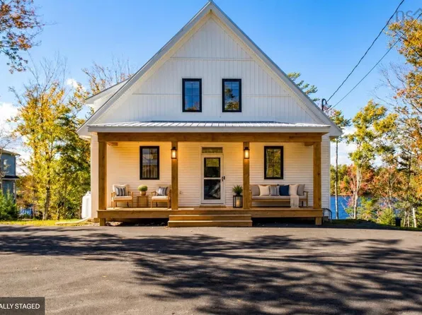 22 Western Point Ln, East Hants, NS B0N 1Z0