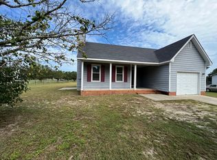 301 Camden Rd, Raeford, NC 28376