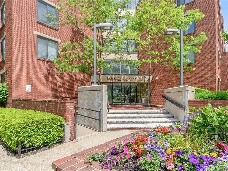 85 Brainerd Rd #Townhouse 3 — Photo 1