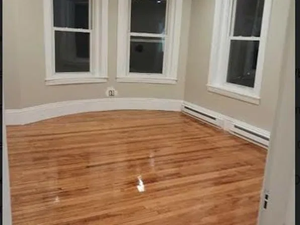 300 Harding St APT 1, Worcester, MA 01610