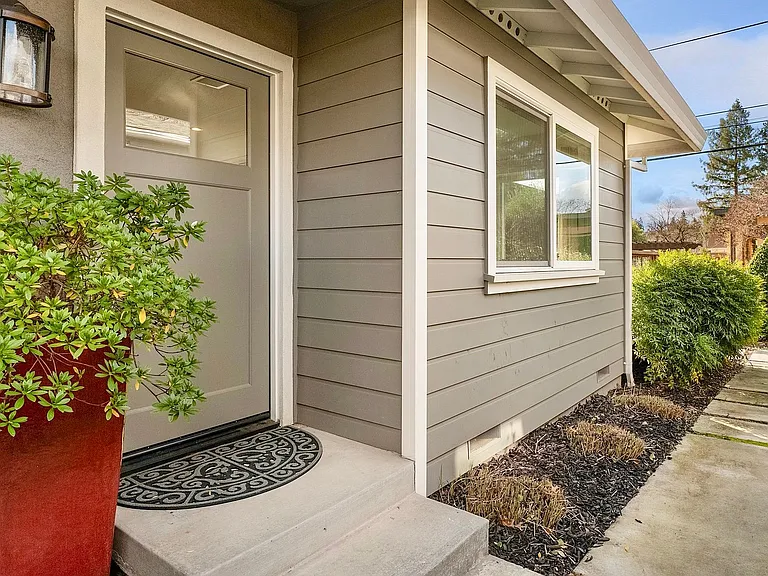 620 Center St — Photo 36