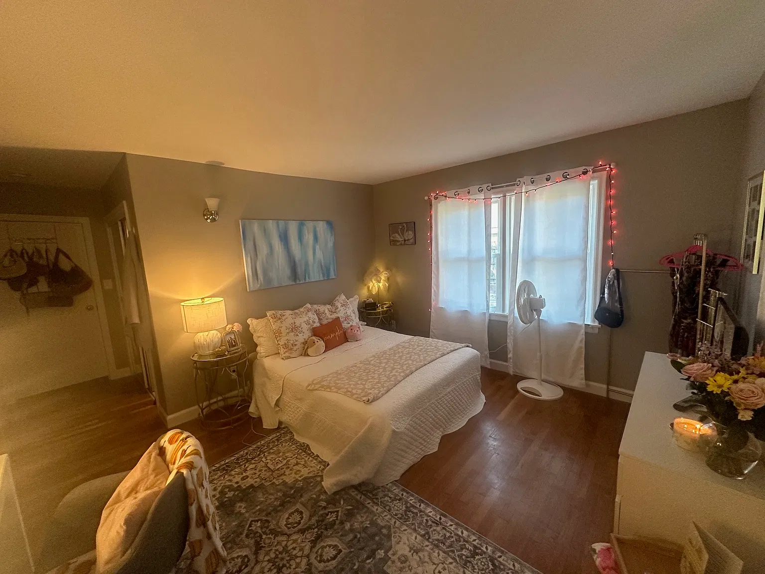 4 bed, 2123 sqft, $2,700 — Photo 1