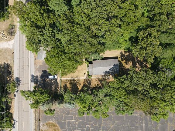4th image of 4462 W Dunes Hwy