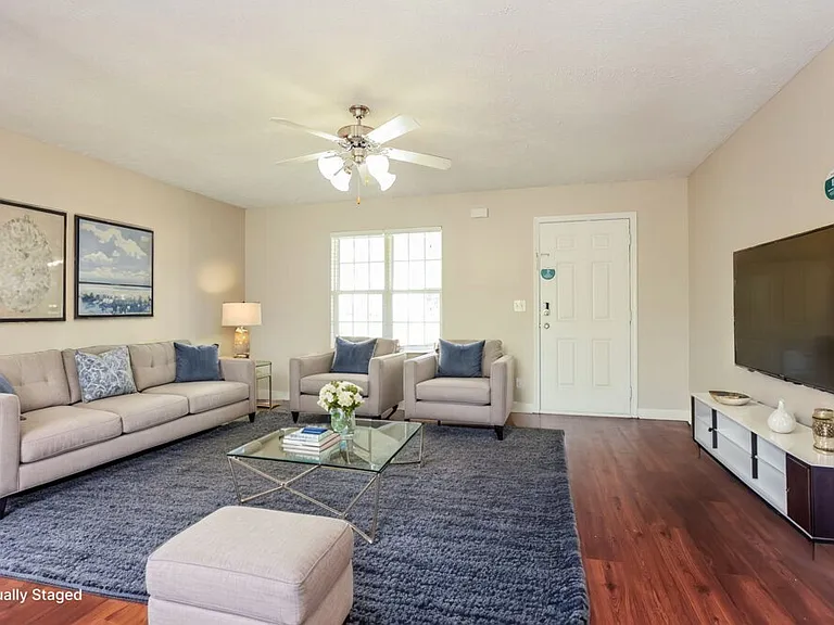 8813 Cressent Glen Ct — Photo 4