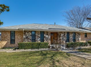 9460 Springwater Dr, Dallas, TX 75228