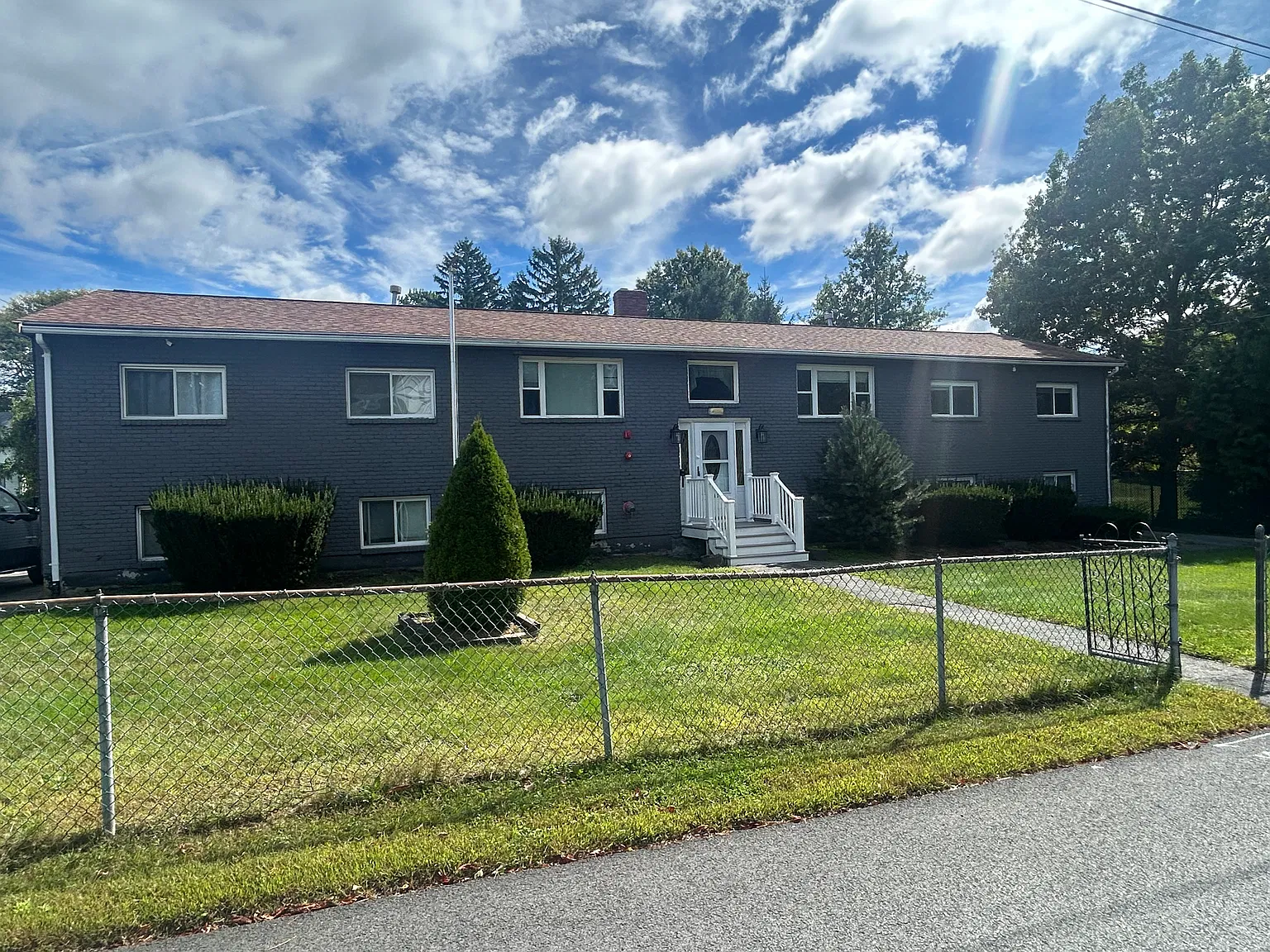 3 bed, 1100 sqft, $3,250 — Photo 1