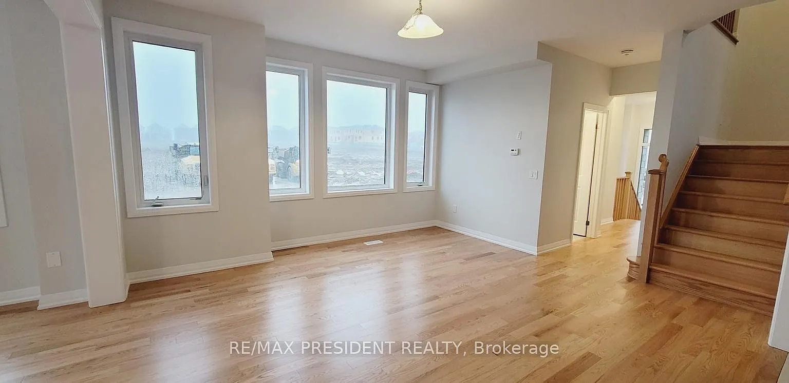 4 bed, $2,900 — Photo 3