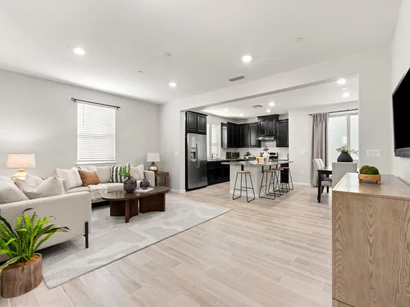 9301 Juniper Lake Aly, Sacramento, CA 95829