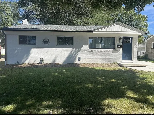 30734 Bradner Dr, Warren, MI 48088