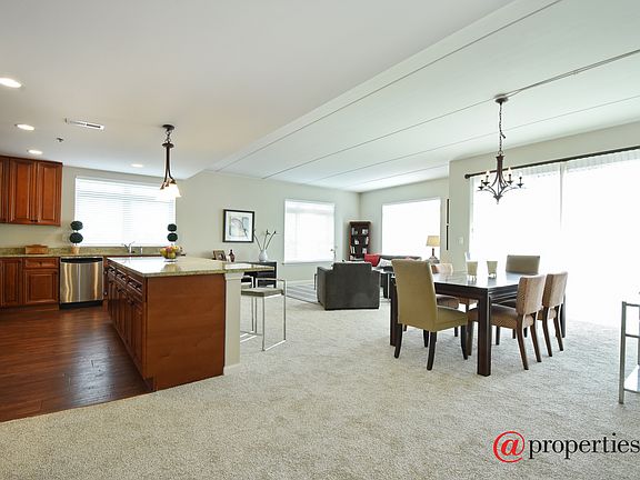 Kitchen / Living Room